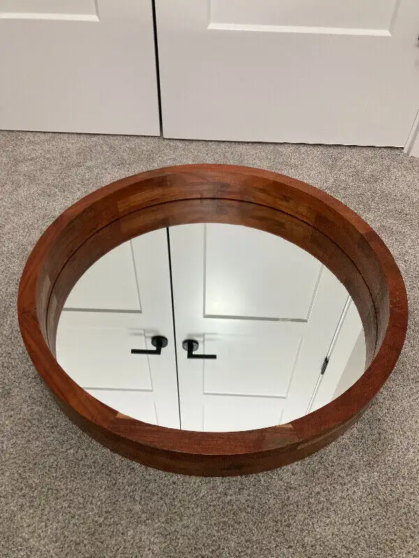 Round Wood Mirror in Home Décor & Accents in St. Albert - Image 2