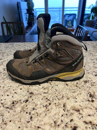Salomon Gore-Tex hiking boots men’s size 12
