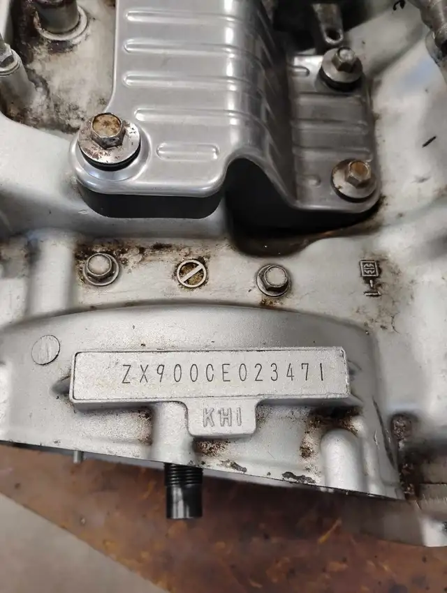 Kawasaki ZX-9 engine parts in Other in Dartmouth - Image 6