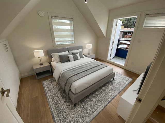 Elegant Laneway Home for Rent in Long Term Rentals in Vancouver - Image 9