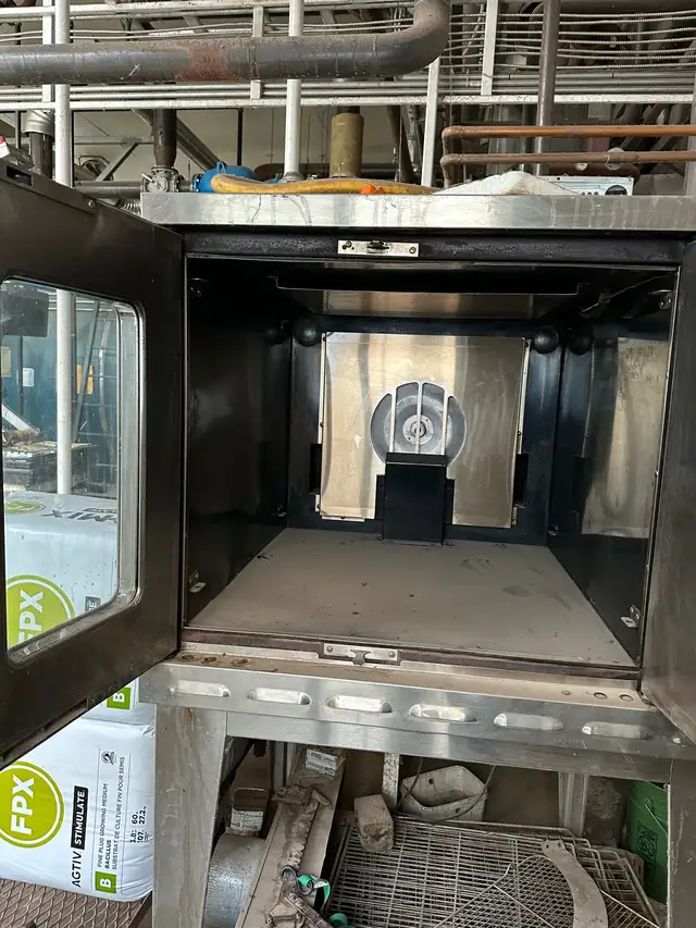 DCS Commercial Convection Oven in Stoves, Ovens & Ranges in Lethbridge - Image 3