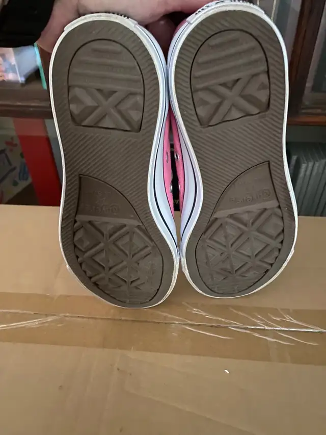 Converse shoes brand new  in Men's Shoes in Ottawa - Image 5
