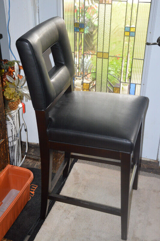 Quality Bar Stools (ALL SINGLES) in Chairs & Recliners in Stratford - Image 4