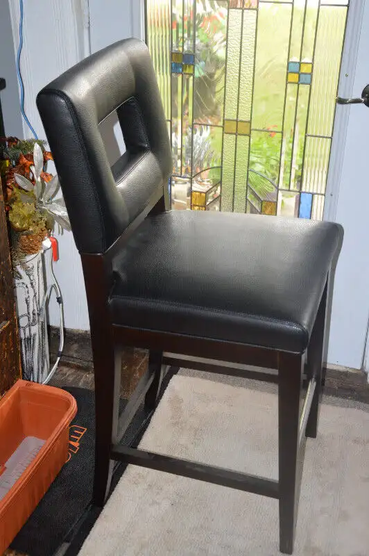 Quality Bar Stools (ALL SINGLES) in Chairs & Recliners in Stratford - Image 5