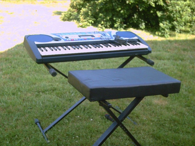 TWO WORKING PIANO KEY BOARDS(ONE IS EDUCATIONAL) in Toys & Games in City of Halifax - Image 3