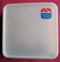 14 FRIG-O-SEAL CONTAINERS / RÉCIPIENT 5" x 5" x 1.75"