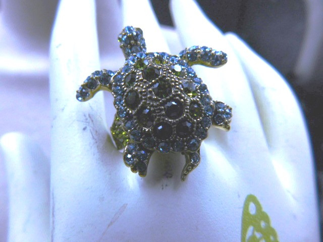 HEIDI DAUS SIZE 9 TURTLE STONES RING CRITTERS COLLECTION NEW in Jewellery & Watches in Lethbridge - Image 3