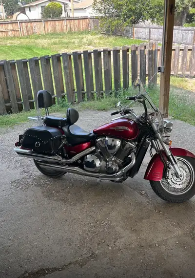 I’m selling my VTX 1800 has new front tire Rear tire about 60% New battery Asking $7000 obo