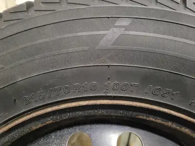 4 Yokohama Ice Guard Winter Tires with Rims and bolts for sale. 215/70 R16. Used one season only.