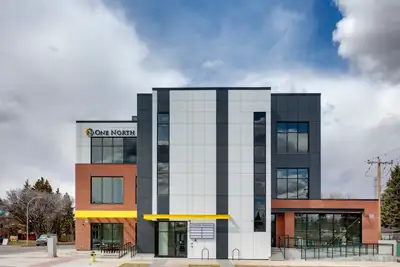 Newly Constructed commercial building, ideal for any business or professional. Located at 4503 Brise...