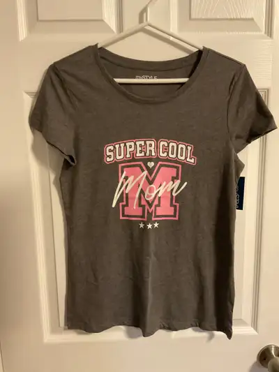 Mom t-shirt (size small) new with tag, View more