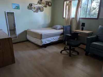 all included large room with large window, on main (upstairs) floor, in central Rutland , Kelowna ,...