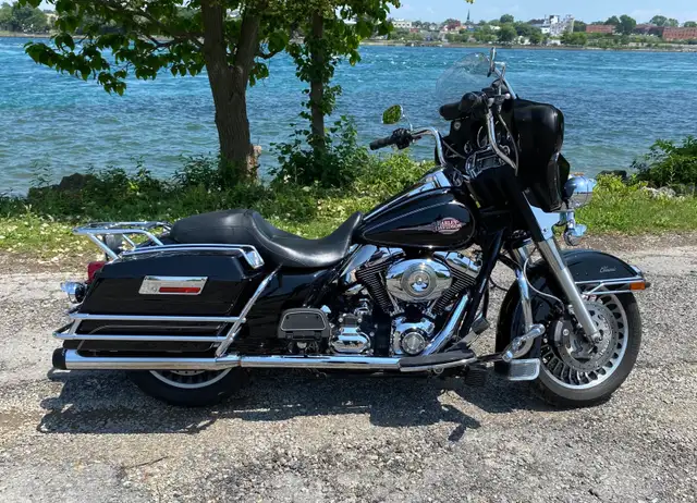 2009 Harley Davidson Electraglide in Touring in St. Catharines - Image 3