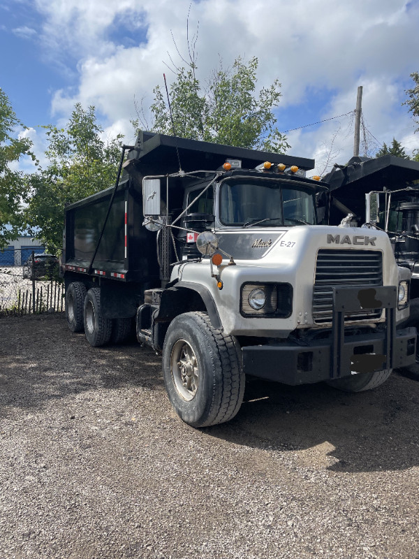 Mack Tandem Dump truck in Heavy Trucks in Sarnia - Image 3