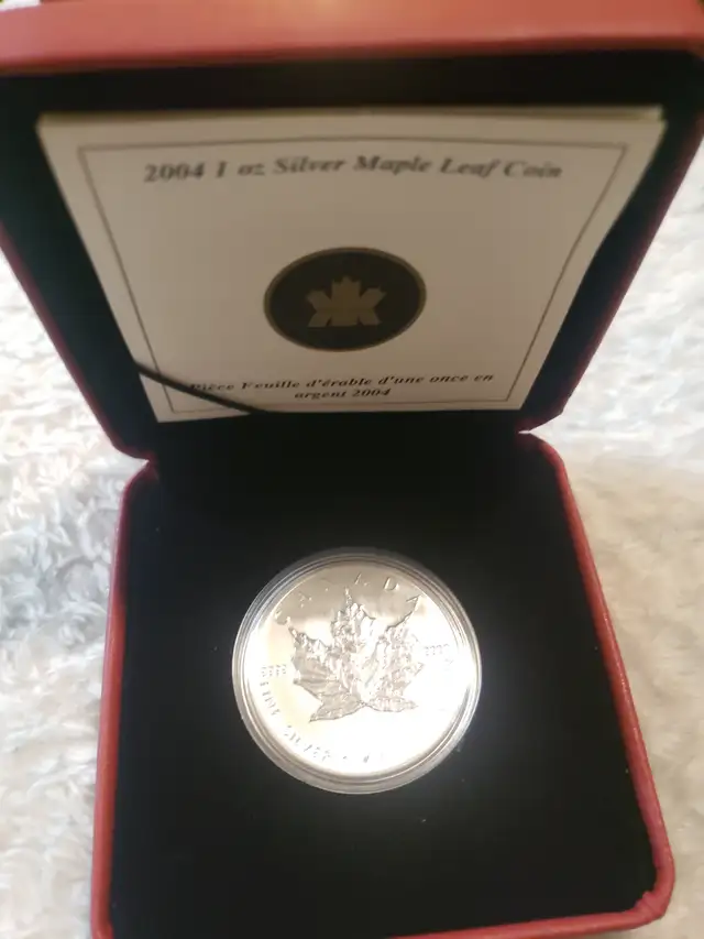 2004 Silver Maple Coin.64959983710593121