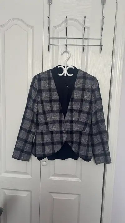 women Plaid Blazer Jacket  Size 6 free  shirt or skirt, View more