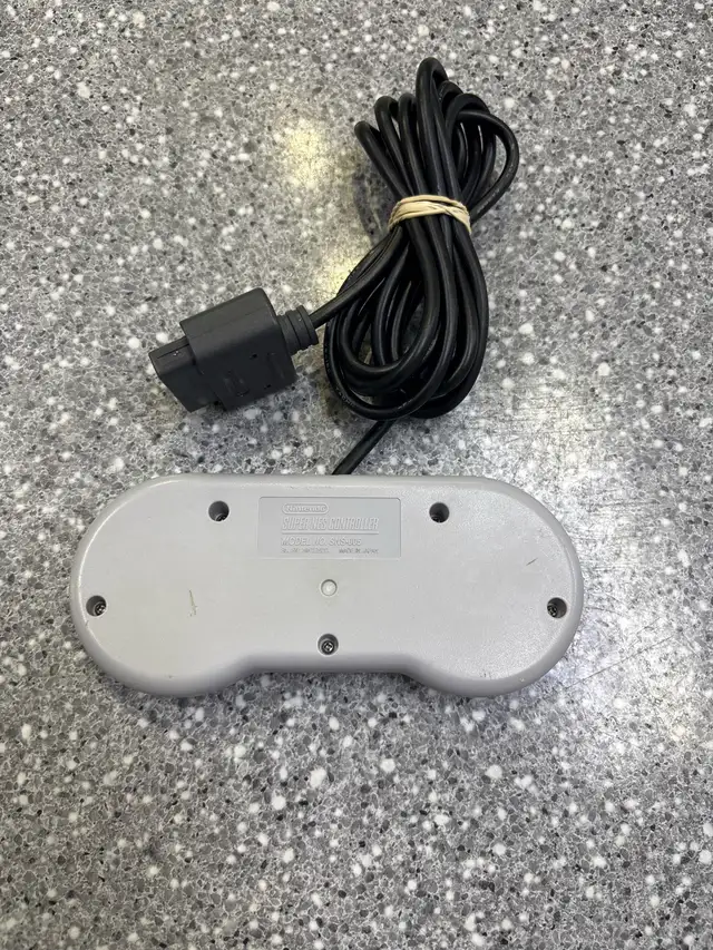 SNES System One Controller *Conditioned* in Older Generation in Oshawa / Durham Region - Image 7