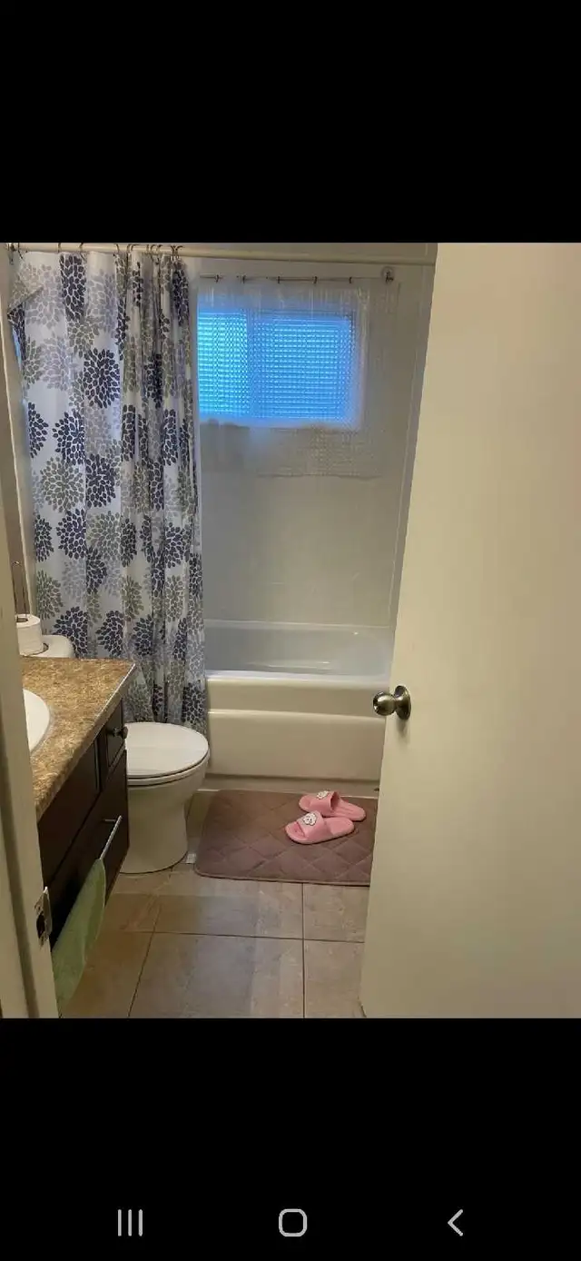 Female rooms for rent waterloo in Room Rentals & Roommates in Kitchener / Waterloo - Image 4