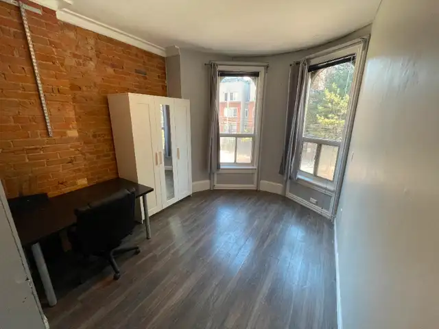 SINGLE BEDROOM FOR RENT IN SHARED STUDENT DOWNTOWN APARTMENTS62863313189505120