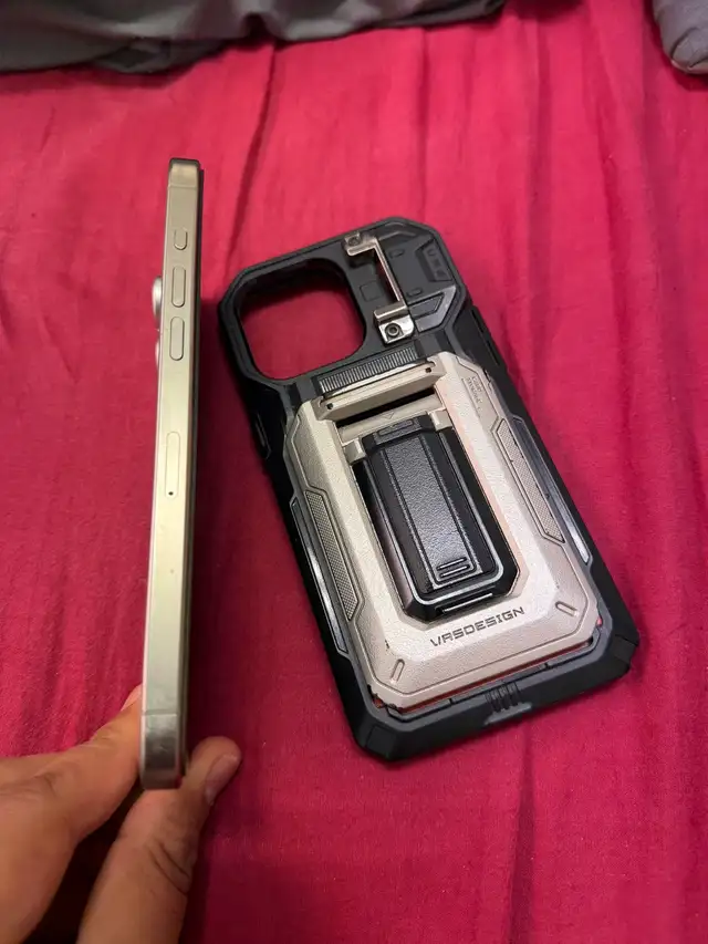 selling iPhone 15 pro max , Beats Studio buds and solo buds  in General Electronics in Mississauga / Peel Region - Image 6
