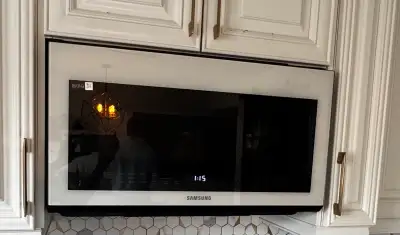 3 years old, works perfectly good, no issues, only cash