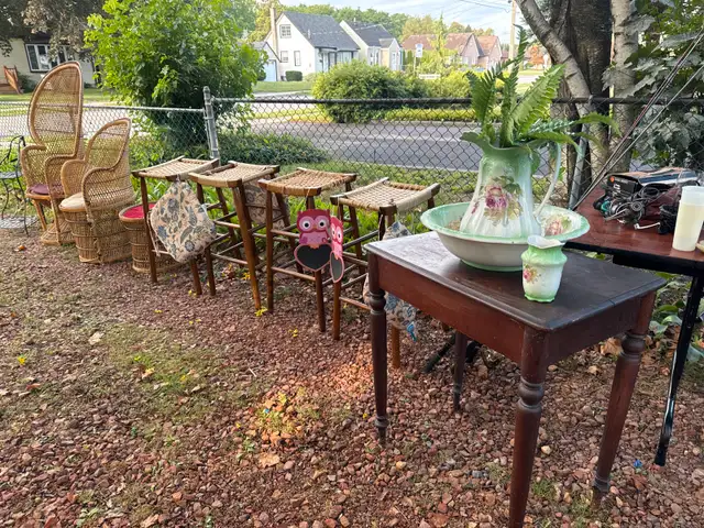 Estate/yard sale63611977298433124