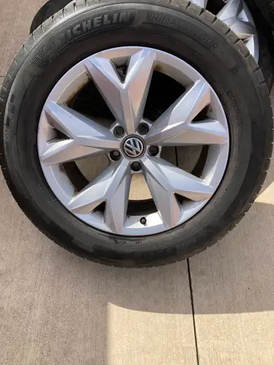 VERY GREAT CONDITION 245 60 R18 MICHELIN PRIMACY TOUR A/S TOTAL PERFORMANCE ALL SEASON TYRES ON OEM...