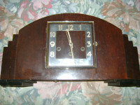 ANTIQUE MANTLE CLOCK