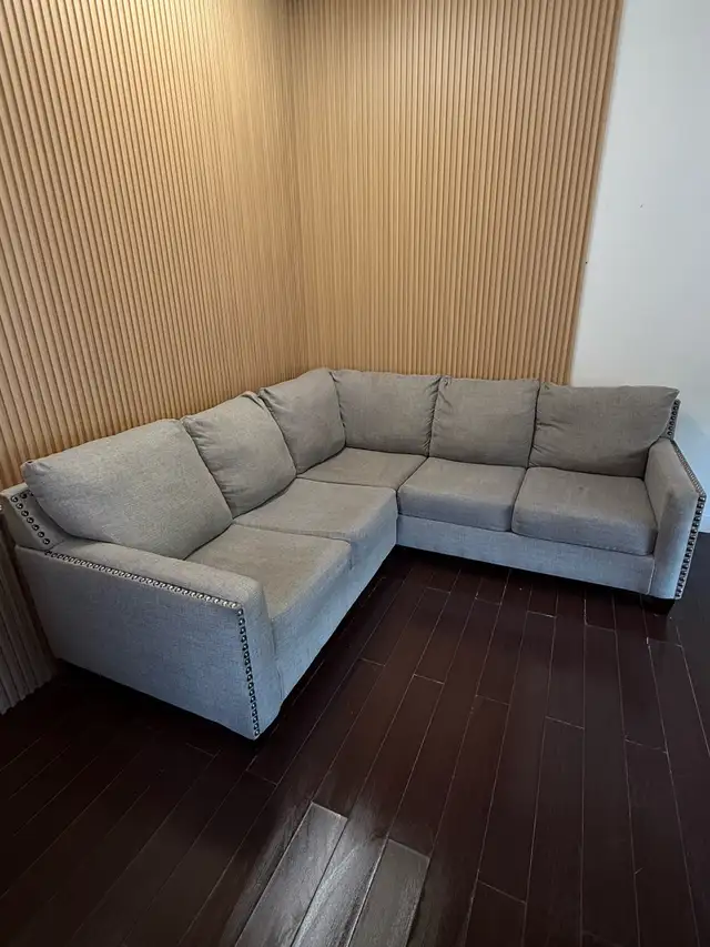 Ashley Furniture Nailhead Sectional 630066613067551224