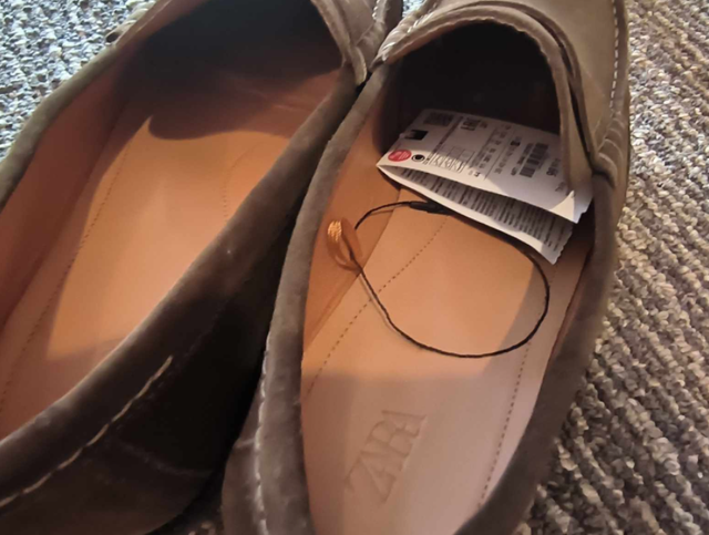  100% Genuine Leather Suede Loafers – Size 11 (EU 44) in Security Systems in City of Montréal - Image 3