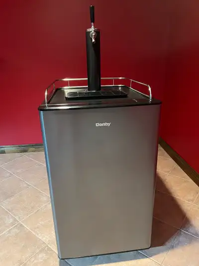 Danby kegerator fridge is in excellent condition. Used handful of times. Comes with original manual,...
