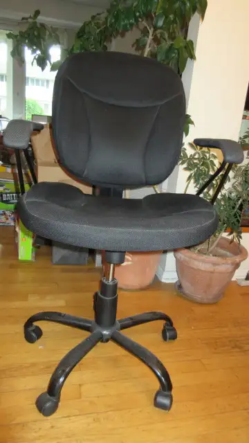 Fabric office chair, extra wide seat with arm rest (Delivery Neg, View more