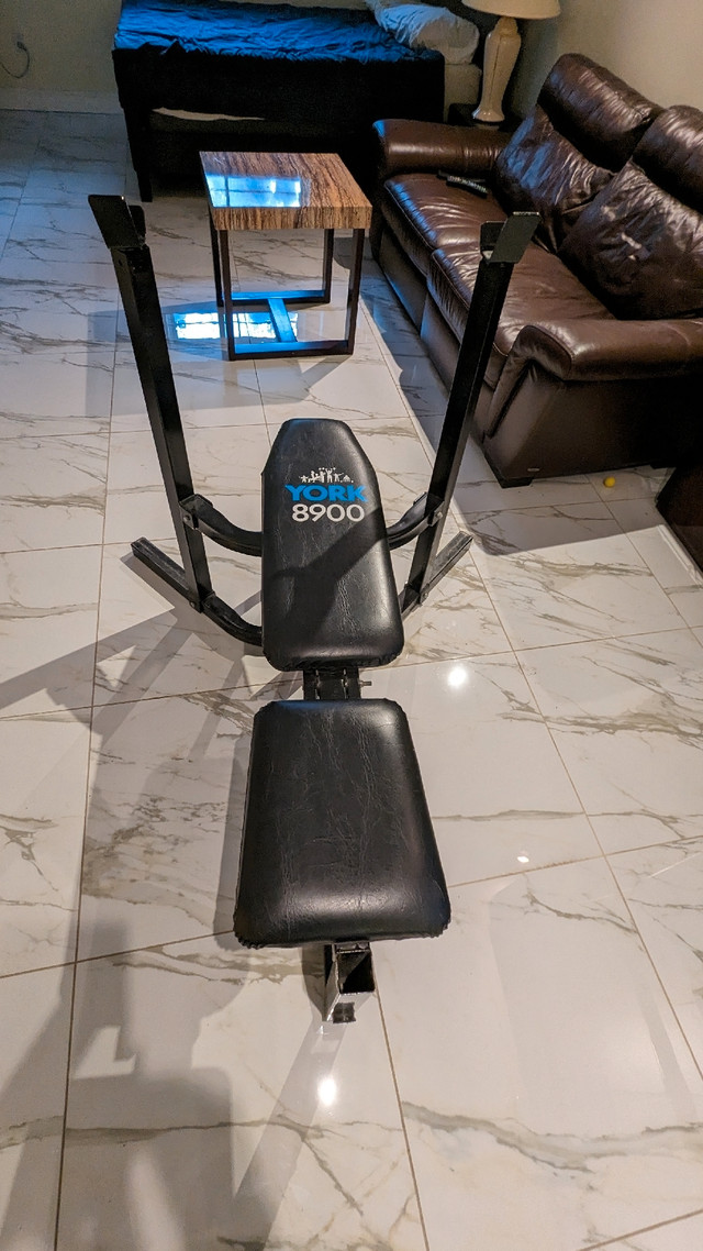 York Mega Tron 8900 work out Bench exercise Machine press Exercise Equipment Markham York Region Kijiji Classifieds