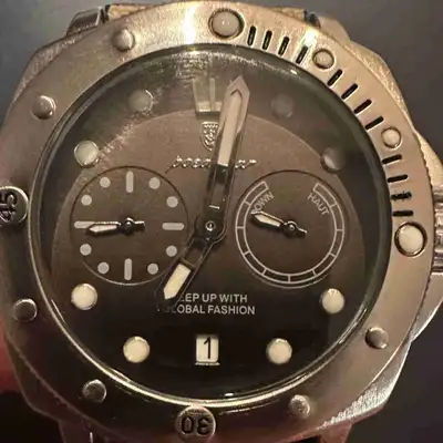 Poedagar quartz watch, View more