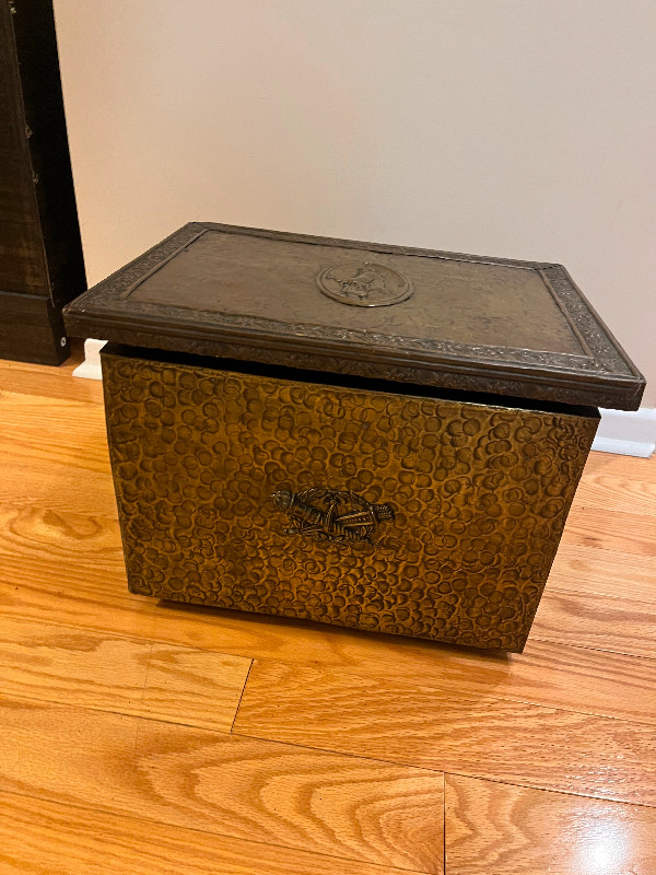 Vintage English Brass Coal Box 1940’s dans Art et objets de collection  à Région de Mississauga/Peel
