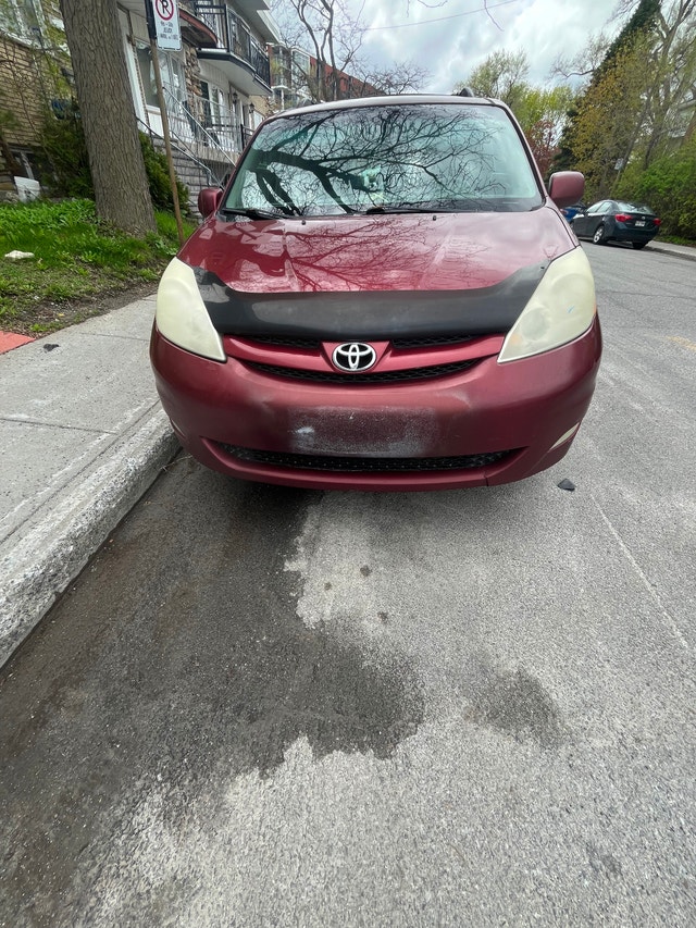 Toyota Sienna AWD 4x4 — photo 4