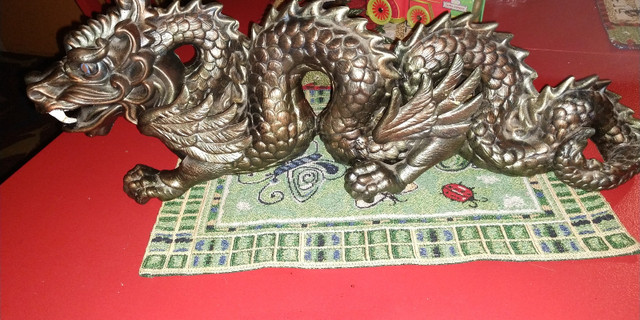 Grand biblo dragon 40$ dans Art et objets de collection  à Trois-Rivières - Image 4