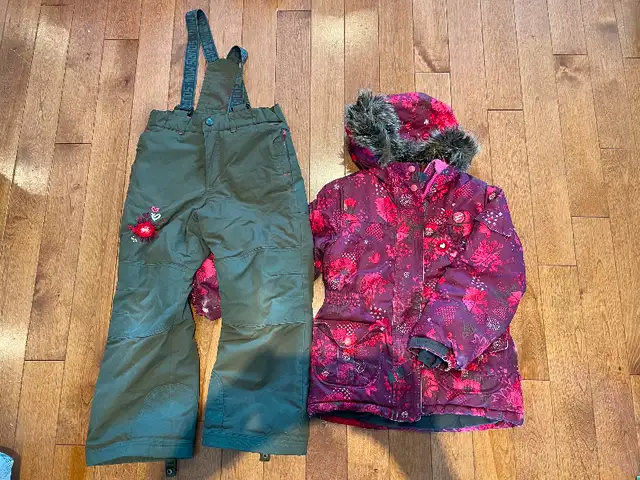 Ensemble hiver 6 ans Souris Mini in Clothing - 5T in Longueuil / South Shore - Image 2