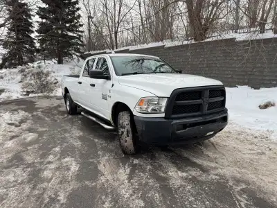 RAM 2500 Heavy Duty moteur 5.7L HEMi, seulement 105660 km. • Automatique, essence, traction4x2