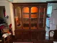 Buffet, Solid wood (Mahogany?), glass with light, Excl Cond.