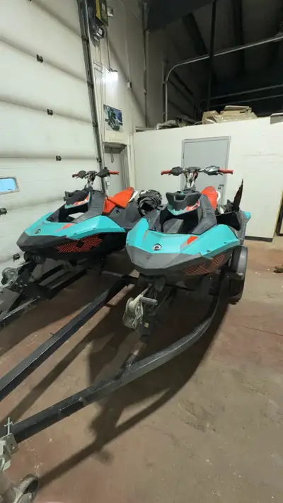 For sale: 2018 Seadoo Spark trixx 60 hours w/ speaker 2018 Seadoo Spark trixx 80 hours w/speaker Bot...