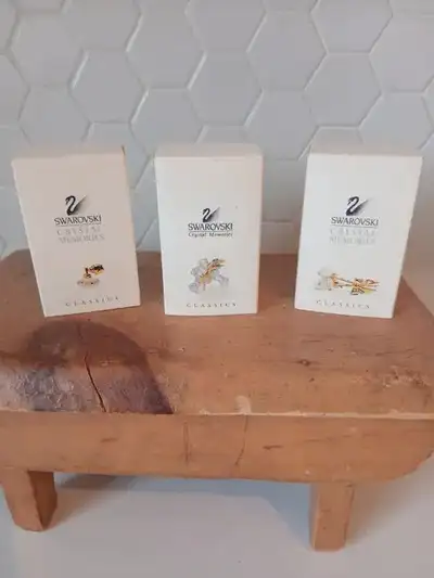 Swarovski Crystal Memories Collector Figurines EACH New in Box Gift ideas Atomizer Roses Bouquet of...