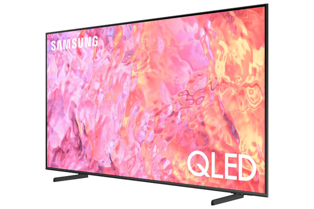 Samsung QN43Q60 43" 4K UHD HDR QLED Smart TV in TVs in City of Toronto