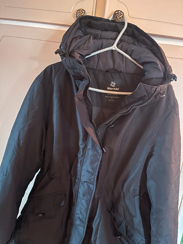 * Deux manteaux d'hiver noirs à 60 $ chacun * dans Femmes - Hauts et vêtements d'extérieur  à Lanaudière - Image 3