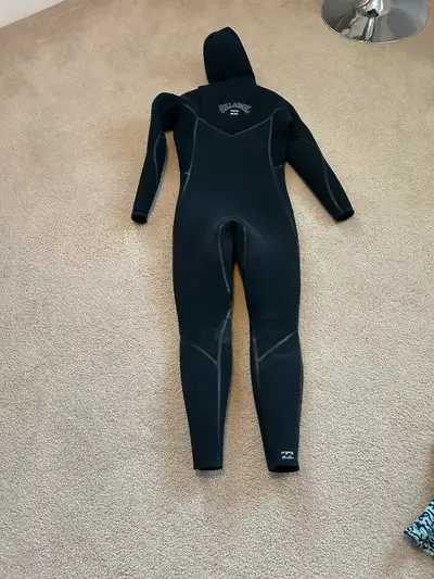 6/5 Medium Men’s Billabong Furnace Wetsuit, View more