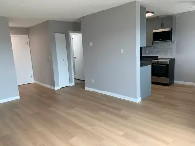 Updated, top floor view condo in Sahali with new appliances, on bus route and close to all amenities...