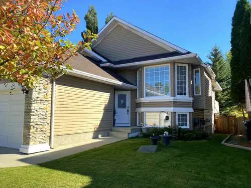 FOR SALE BY OWNER This well-maintained Douglas Glen bi-level offers 1,367 sq. ft. above grade with t...