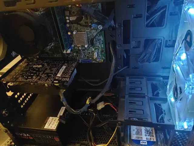 PC mid-range in Desktop Computers in Portage la Prairie - Image 8