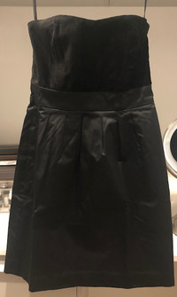 Cute little black dress (size4)