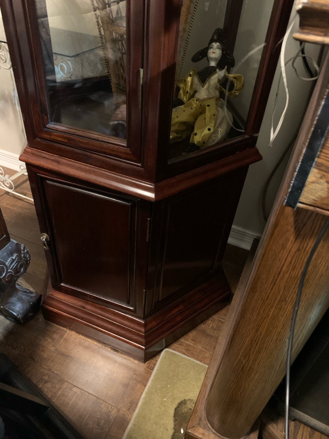 Tall large curio cabinet ( 2 piece ) in Hutches & Display Cabinets in St. Catharines - Image 4
